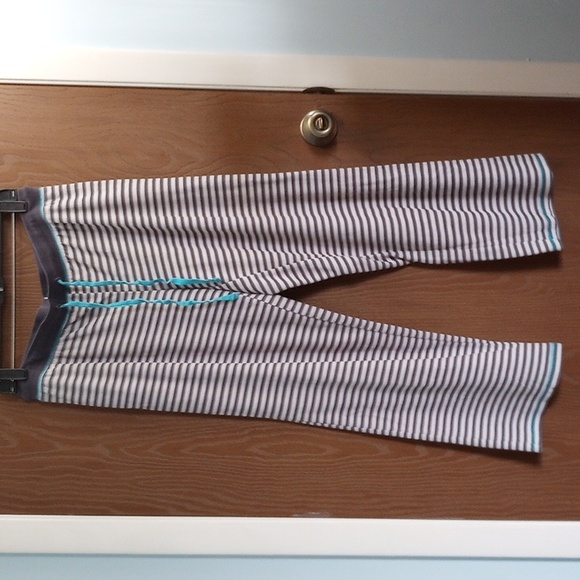 [26] Betsey Johnson Gray Blue Striped Woman's Full Pajama Set Size Medium - Picture 4 of 8